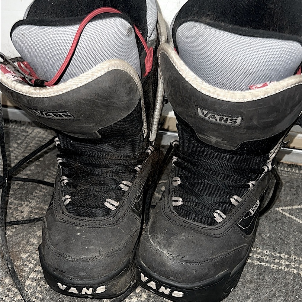 Vans snowboard boots